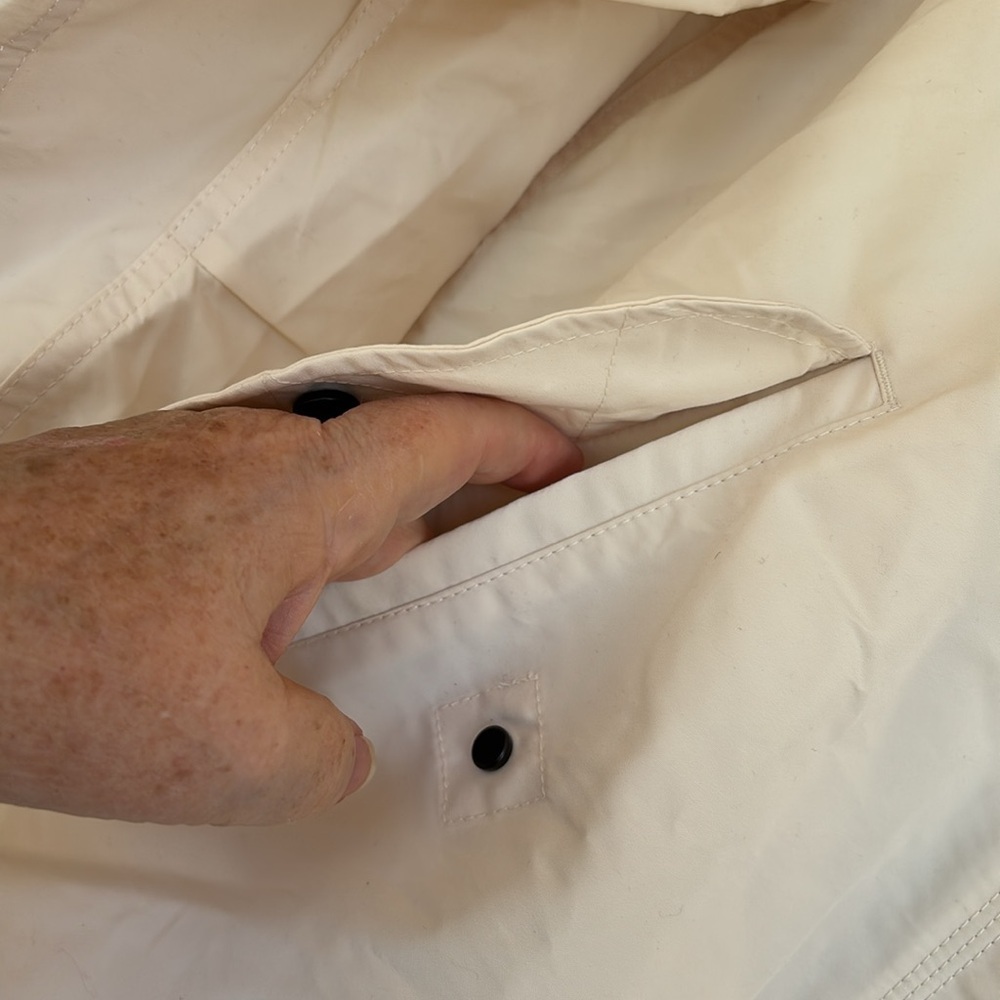 Everlane Cream ReNew Lightweight Anorak Jacket - Picture 5 of 10